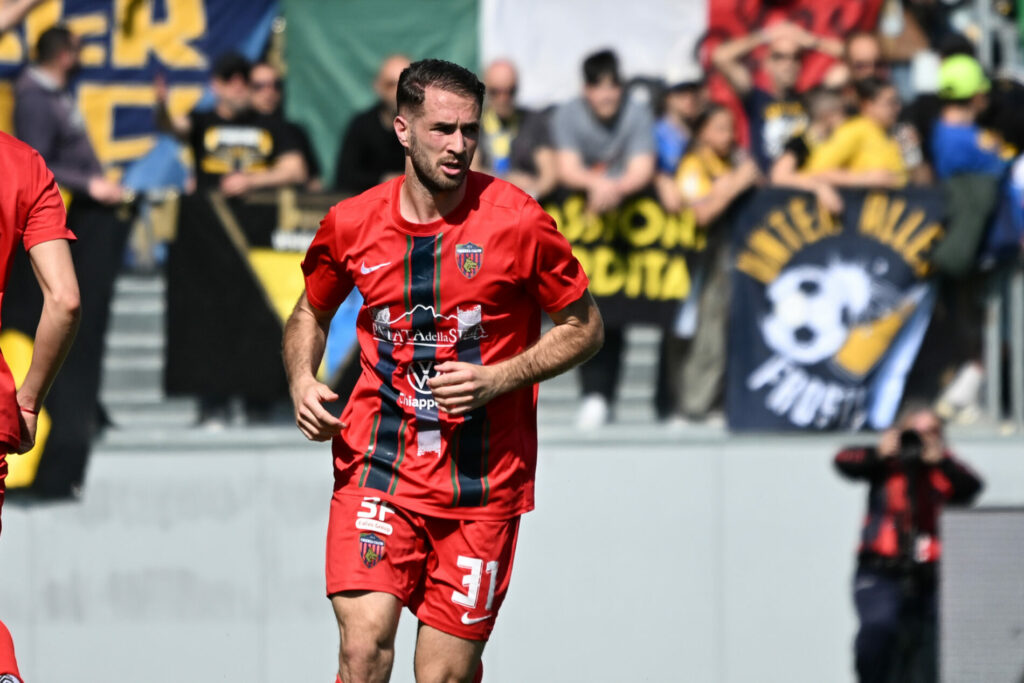 Ricci con la maglia del Cosenza