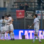 Mazzocchi festeggiato dopo gol 0-1