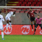 Kouan colpo di testa