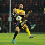 Cosenza, Serie B 2019/2020, Cosenza-Cremonese, giocata allo stadio San Vito Gigi Marulla, nella foto: Mirko Carretta contrastato da Francesco Migliore