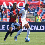 Cosenza 09/09/2022: Rigione e Cheddira durante la partita del campionato Serie B 2022-2023 5' Giornata Cosenza Vs Bari allo Stadio San Vito-Gigi Marulla di Cosenza