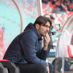 William Viali seduto in panchina prima della partita