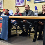 Sala Consiliare
Spezzano Albanese 12 novembre 2023
Cerimonia inaugurazione
Cosenza club Gianni Di Marzio
In foto: da sinistra Vincenzo Rimoli, Ferdinando Nociti, Michele Scorza, Emanuele Armentano, Gianluca Di Marzio, Tucci Di Marzio