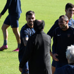 Stadio Gigi Marulla
Cosenza 19 novembre 2023
Allenamento Cosenza-Cosenza Primavera
In foto: Eugenio Guarascio saluta Francesco Forte e Pietro Martino