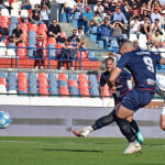 Foto Andrea Rosito 13 Aprile 2024 Cosenza, Italia - sport, calcio - Cosenza vs Palermo - Campionato di calcio Serie BKT 2023/2024 - Stadio-San Vito-Gigi Marulla - Nella foto: Gol Gennaro Tutino