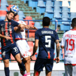 Serie B 2024-2025
Cosenza-Bari (Stadio Marulla)
1 Maggio 2025
Nella foto: Giacomo Ricci e Giulio Maggiore