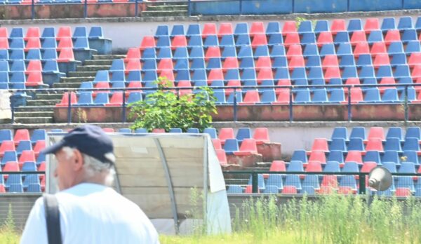 Stadio Gigi Marulla_Pianta in curva Bergamini ed erbacce sulla pista